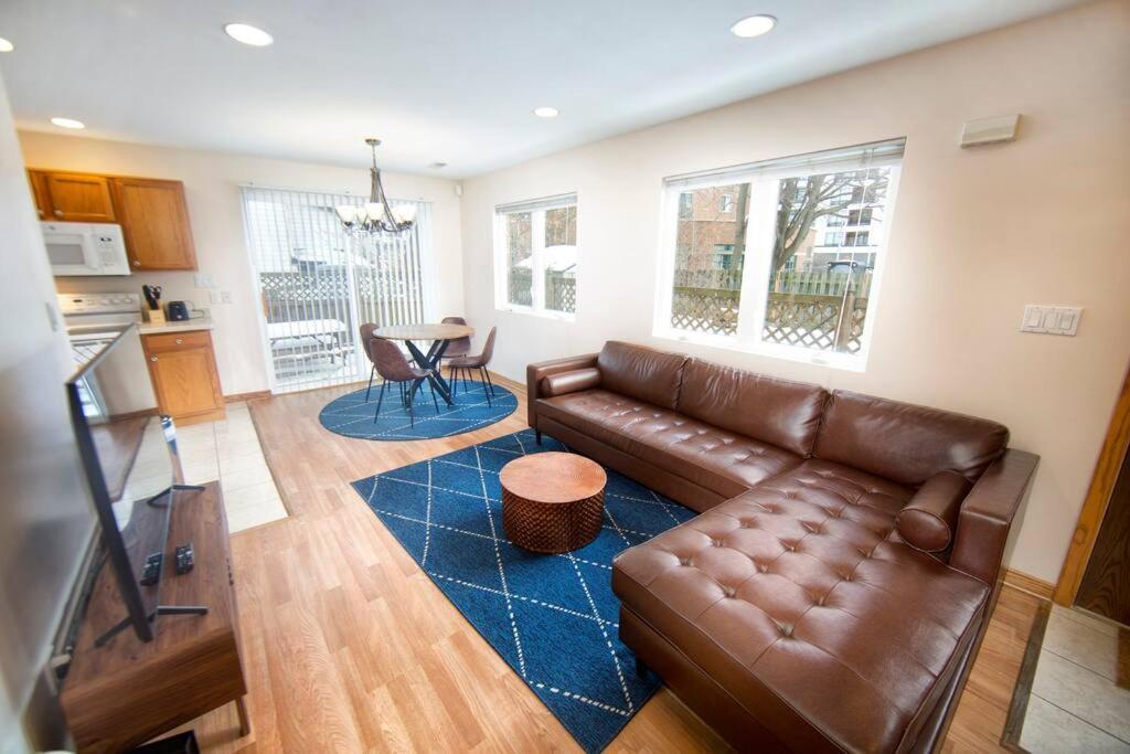 Apartamento Tucked Away Off Brady - 4 Beds Milwaukee Exterior foto