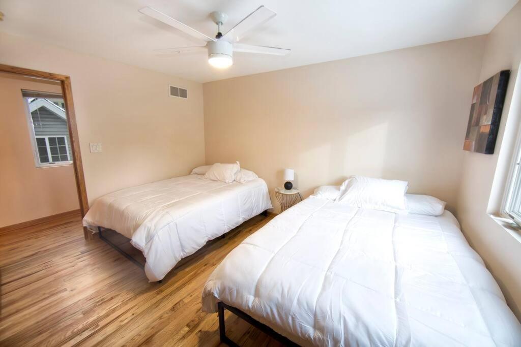 Apartamento Tucked Away Off Brady - 4 Beds Milwaukee Exterior foto