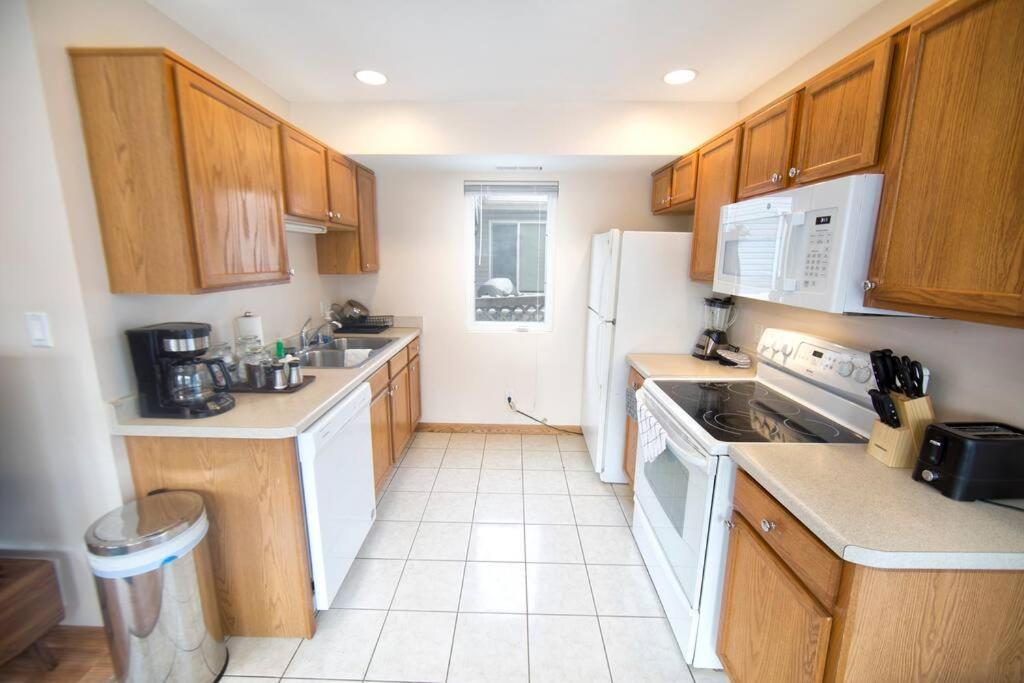 Apartamento Tucked Away Off Brady - 4 Beds Milwaukee Exterior foto