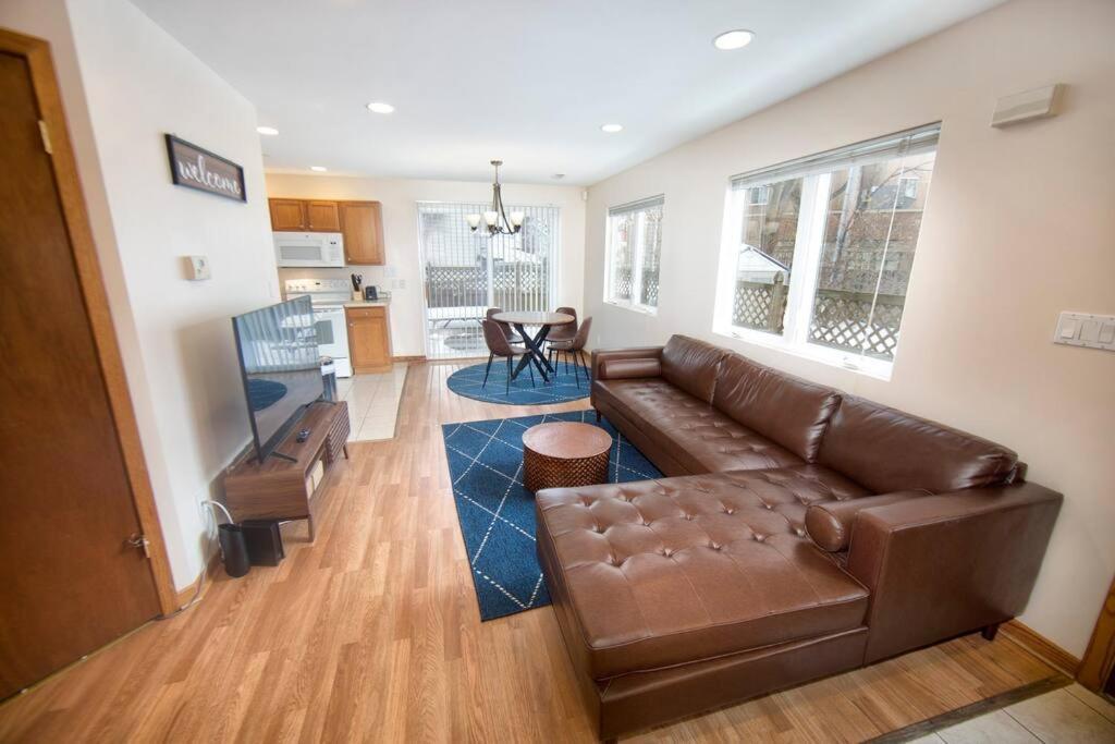 Apartamento Tucked Away Off Brady - 4 Beds Milwaukee Exterior foto